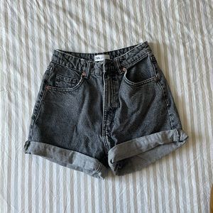 Zara Short Size 4